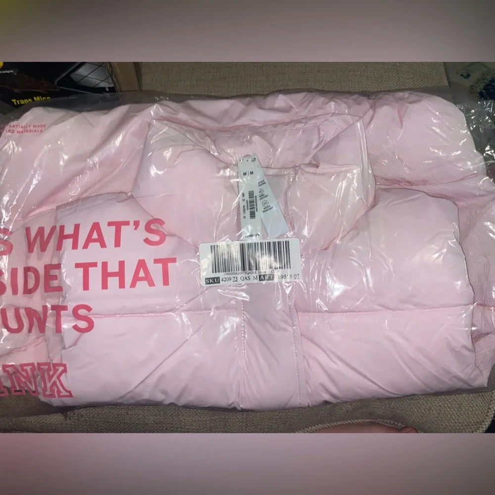 NWT PINK Victoria's Secret pink marshamallow puffer vest - Picture 5 of 5